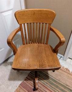 lot 201 image: Vintage Oak Office Chair