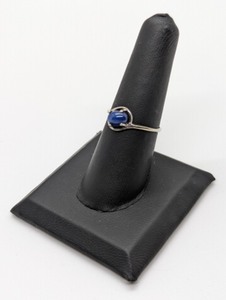 lot 215 image: 10K White Gold and Star Sapphire Ring