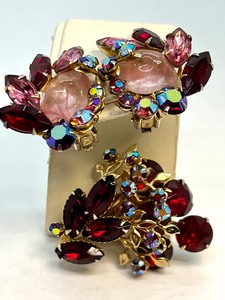 lot 221 image: Vintage Sparkles