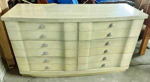 FABULOUS MID CENTURY MODERN BASSET FURNITURE 6 DRAWER DRESSER - LOVE THOSE DRAWER PULLS&nbsp MINOR WEAR ON SIDES DUE TO AGE&nbsp&nbsp