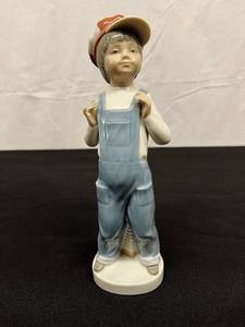 LLadro #4898 BOY FROM MADRID Boy in Overalls with Accordion RETIRED - Like New Condition