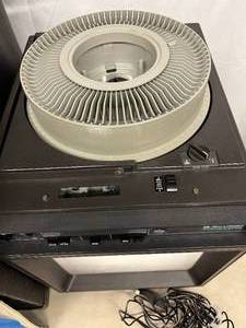 Bell &amp Howell RingMaster B Series SoundSlide Projector with Manual - Comes With Extra Parts &amp Case - Excellent Working Condition