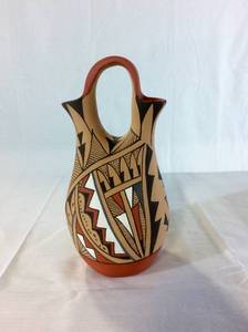 Beautiful Vintage Chinana Jemez Native American Handmade Pottery Vase Pueblo Signed On Bottom - Excellent Condition