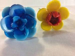 Vintage Pasabahce Hand Blown Art Glass Flowers With Long Glass Stems - Great Condition