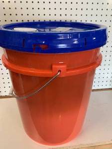 New 5 Gallon High Efficiency Liquid Laundry Detergent $125 Retail
