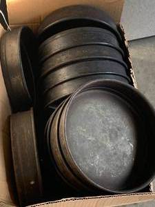 Lot of 14 Deep Dish Pizza Pans 9 ��