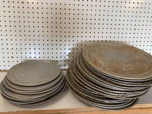 Miscellaneous Pizza Pan Lot