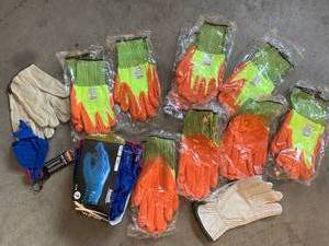 lot 2 image: Miscellaneous Glove Lot (Large & XL)