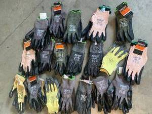lot 4 image: Miscellaneous Glove Lot (Large & XL)