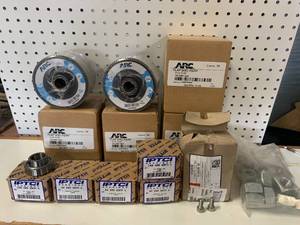 lot 23 image: Discs, Bearings, Faster Lot