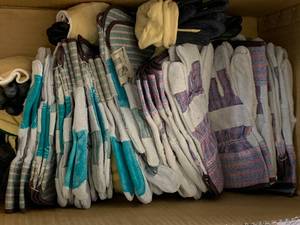 lot 35 image: Large Lot of Gloves