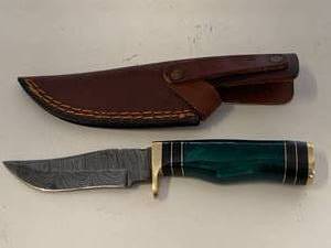 lot 38 image: New Custom Made Damascus Knife