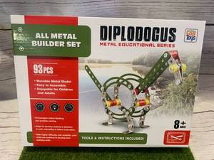 lot 59 image: New 93pc Diplodocus Erector Toy