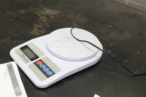 lot 140 image: Cen-tech Digital Scale 5000g1g