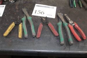 lot 156 image: Lot of (5) Hand Tools - Strippers and Crimpers