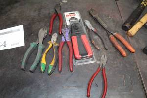 lot 154 image: Lot of (8) Wire Cutters