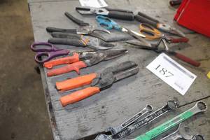 lot 187 image: Lot of (10) SnipperCutter