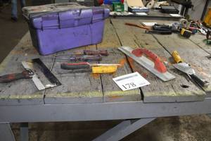 lot 178 image: 19 Tool Box