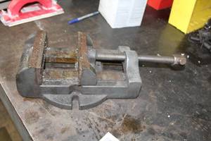 lot 200 image: Palmgren 6 Bench Vise
