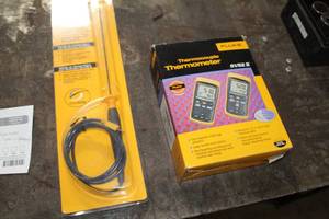 lot 273 image: Fluke Thermocouple Thermometer with Immersion Probe (New In Packaging )