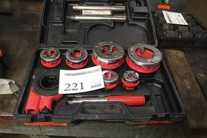 lot 221 image: 62353 Ratcheting Pipe Threader Set 10-piece, Case