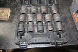 lot 222 image: Stanley Proto Blackhawk UW-2414S 34 SAE Impact Socket Set 14-piece, Case
