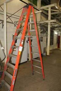 lot 311 image: Brute 10 Step Ladder