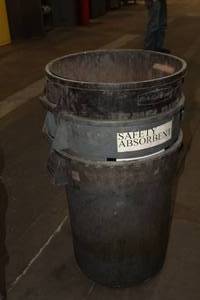 lot 342 image: Lot of (3) Rubbermaid Brute Plastic Trash Cans 32-Gallon