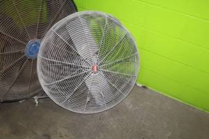 lot 365 image: Dayton 3F298E 31 Industrial Air Circulator, Mount