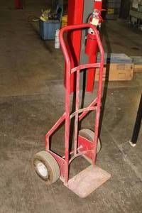 lot 390 image: 2-Wheel Hand Truck