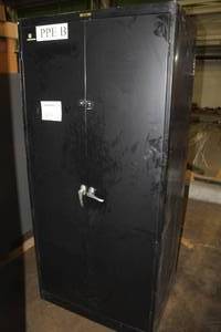 lot 405 image: Metal Storage Cabinet