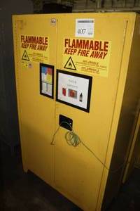 lot 407 image: Metal Hazardous Chemicals Storage Cabinet