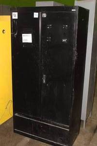 lot 410 image: Sandusky Metal Storage Cabinet
