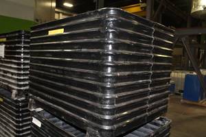 lot 420 image: SK102 Metal Gaylord Bin 4000-lbs