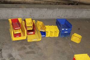 lot 522 image: Lot of (17) Plastic Stackable Storage Containers