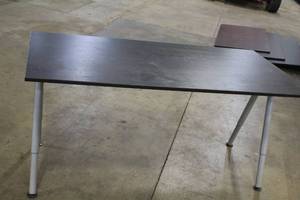 lot 565 image: MetalWood Desk Table