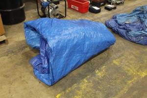 lot 542 image: Large Tarp