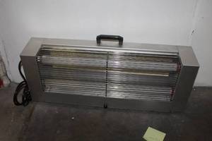 lot 610 image: Gilbert Industries 219GT Indoor Bug Zapper