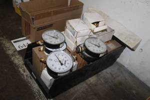 lot 643 image: Lot of  Pressure Gauges
