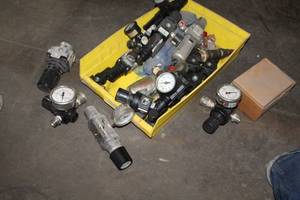 lot 646 image: Lot of  Air Regulators