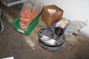 lot 649 image: Cable Clamps and Pulleys, Dayton Stainless Steel Cable 1DLC3 Size 7x7 116 96-lbs (partial roll)