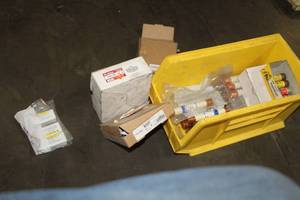 lot 655 image: Lot of  600V Time Delay Fuses