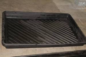 lot 682 image: 53x35x5-12 Plastic Drain Pan