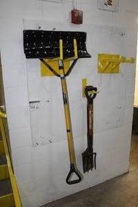 lot 704 image: Lot of (3) Hand Tools - Flat Shovel, Snow Shovel, Pitch Fork