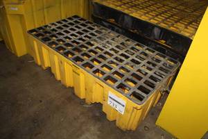 lot 733 image: Secondary 1620 Eagle Containment Pallet Drain System