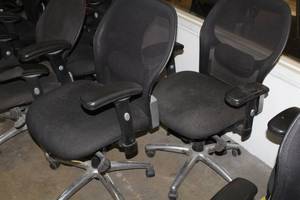 lot 1137 image: Lot of (2) Rolling Office Arm Chairs, Adjustable Height
