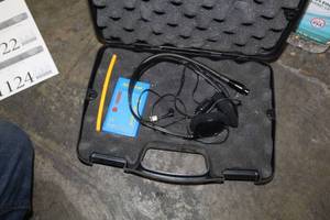 lot 1121 image: Superior Signal Company AccuTrak VPE Ultrasonic Leak Detector, Case