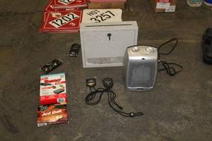 lot 1122 image: Lasko Space Heater, Stop Watches (x2), Key Lock Box, Ant and MouseTraps