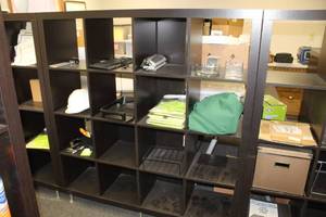 lot 1165 image: Wood Book Shelf 16-cubbie