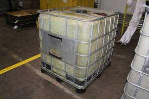 lot 738 image: IBC Tote 250-gallon